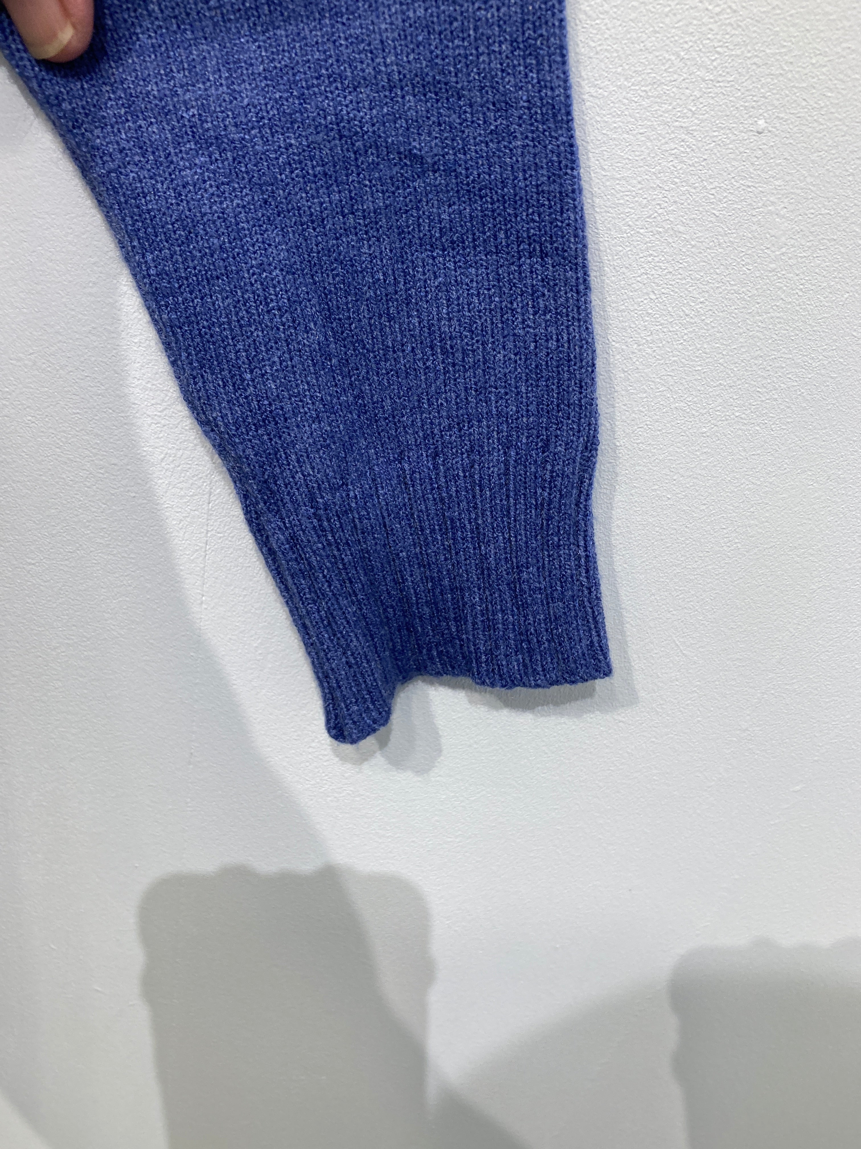 Vila Cardigan